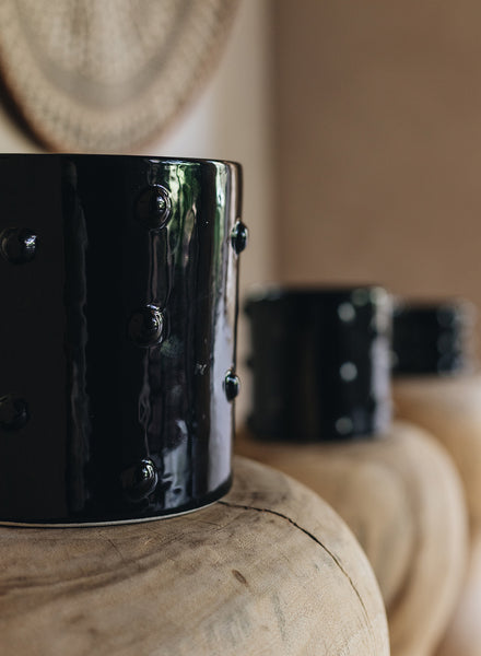 CÔTÉ BOUGIE - ITTO Black Clay Candle - lifestyle 1