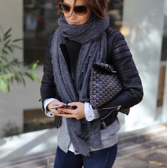 <div style=<ul><li><strong>STYLED </strong></li><li>Yoshiko Tomioka</li></div></ul>