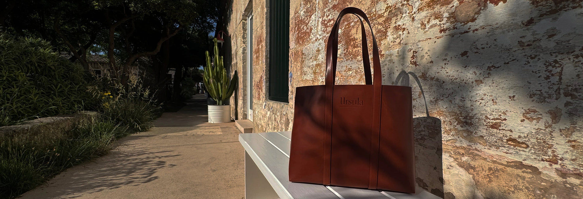 TOTE BAGS