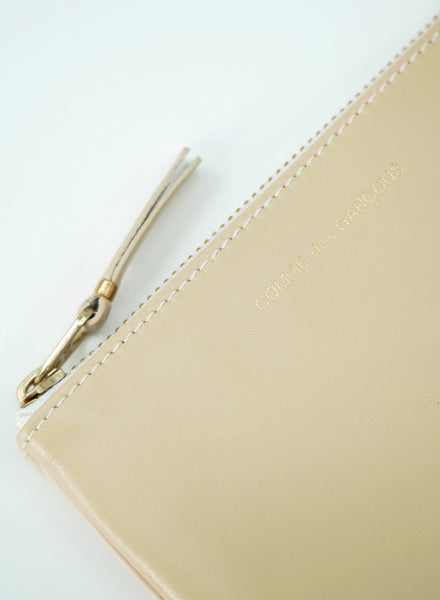 COMME DES GARÇONS - Small Classic Leather Zip Pouch, Off White - Detail