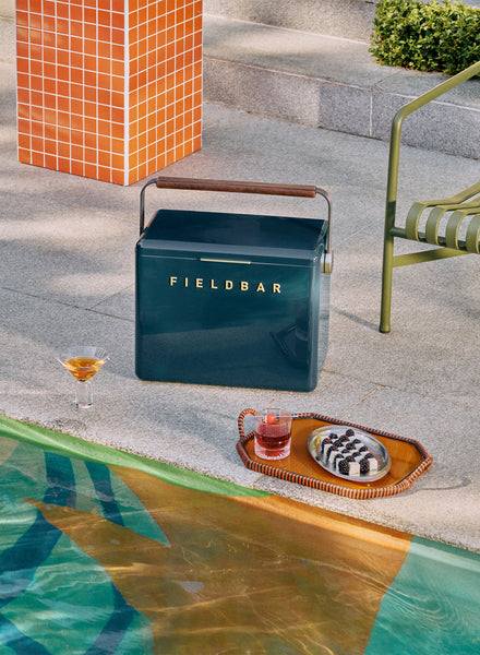 FIELDBAR - The Gin Box - Sea Boat Blue - Lifestyle