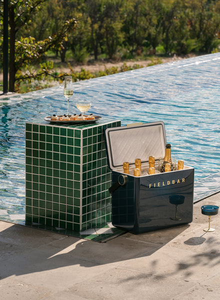 FIELDBAR - The Gin Box - Sea Boat Blue - Lifestyle 