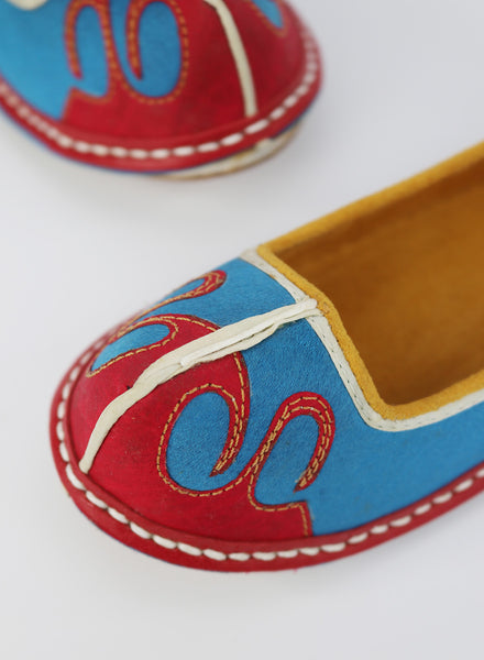 HAND-CRAFTED KOREAN CHILDREN'S SHOES - detail