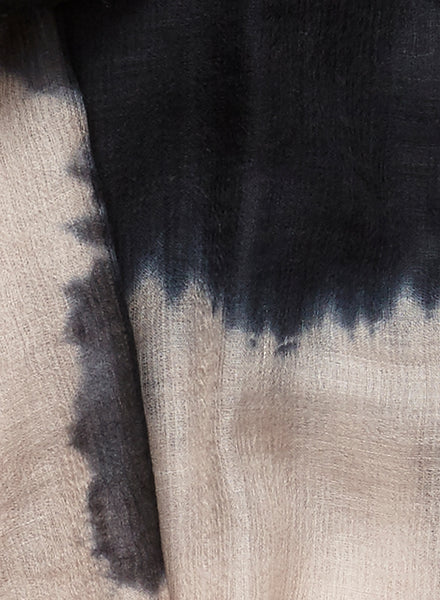 JANECARR - 230447-0813 - The Two-Tone Wrap - Cashmere - Col. Monochrome - Detail