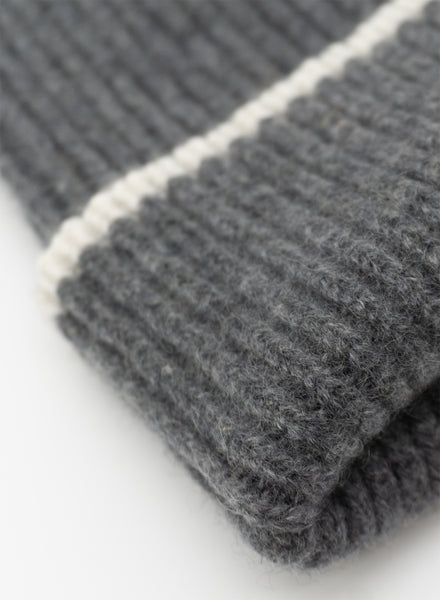 JANECARR - The Ribbed Cashmere Beanie, Grey And White - Detail