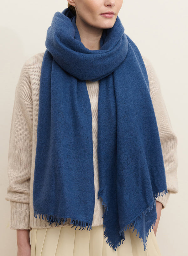 THE LUXE - Denim blue oversized pure cashmere knit wrap - Female model