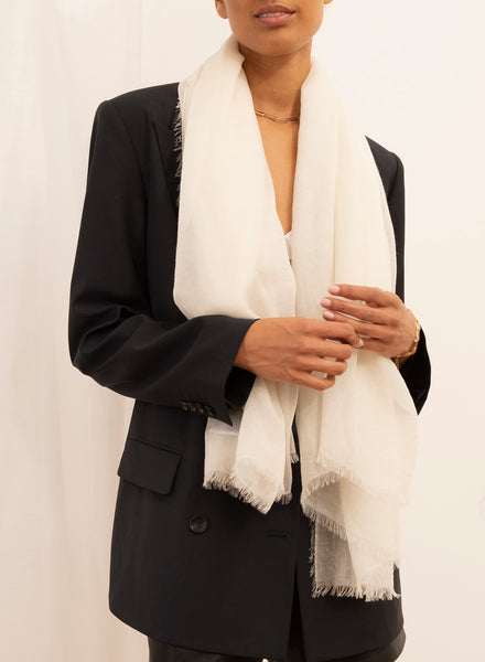 JANECARR  - THE SHEER FRAY SQUARE IN FINE CASHMERE, WHITE - Model