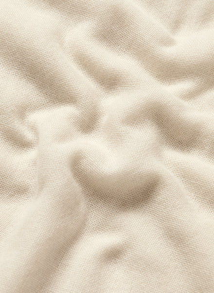 JANE CARR 210361-0817 The Fray Wrap - pure cashmere - Col. Ivory - Detail 
