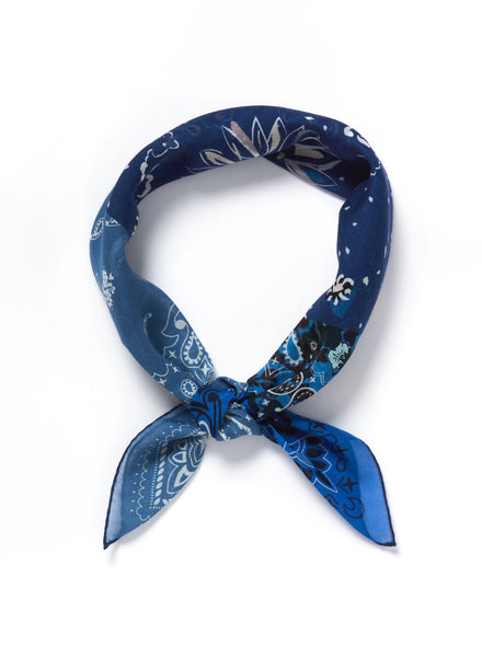 JANE CARR The Ranch Neckerchief in Mid Blue, blue printed cotton and silk-blend scarf – tied