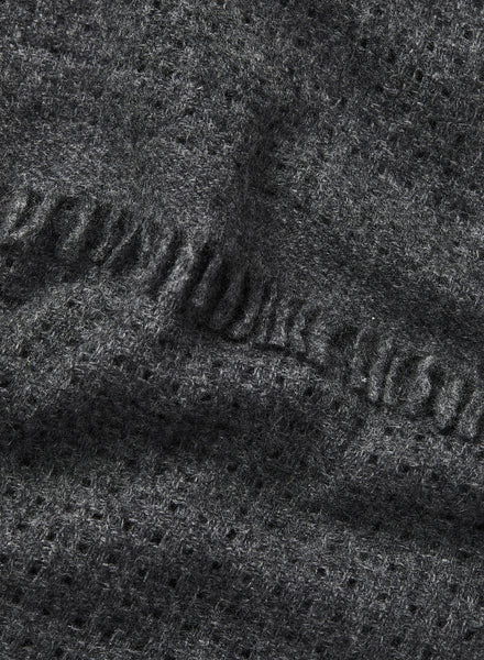 JANE CARR 220317B-0816 The Meribel Scarf - Cashmere - col. Granite - Detail