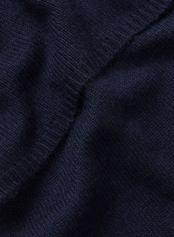 JANE CARR 220374-0827 The Chelsea Scarf - Cashmere - col. Navy - Detail
