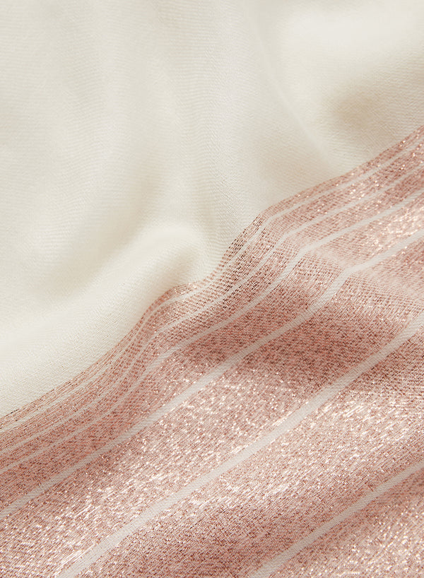 JANE CARR 230118-6222 The Tango Scarf - Cashmere - Lurex - col. Gold - Detail