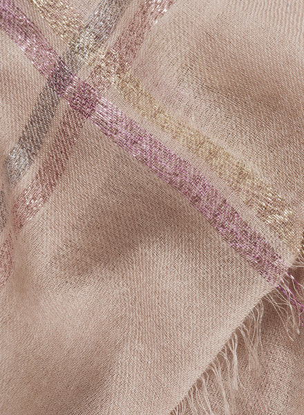 JANE CARR 230119D-6236 The Lattice Square - Cashmere - Lurex - col. Petal Pink - Detail