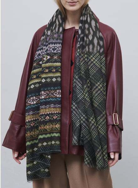 JANE CARR 230311-1104 The Piper Wrap – Modal - Cashmere – col. Artichoke – model