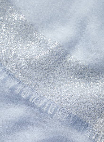 JANE CARR 230318-4403 The Argent Wrap – Cashmere - Lurex – col. Arctic – detail