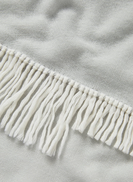 JANE CARR, THE CHALET SQUARE - Pale grey fringed pure cashmere scarf - detail