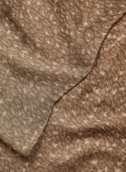 THE LEOPARD SQUARE - Neutral ombré printed modal and cashmere scarf - detail