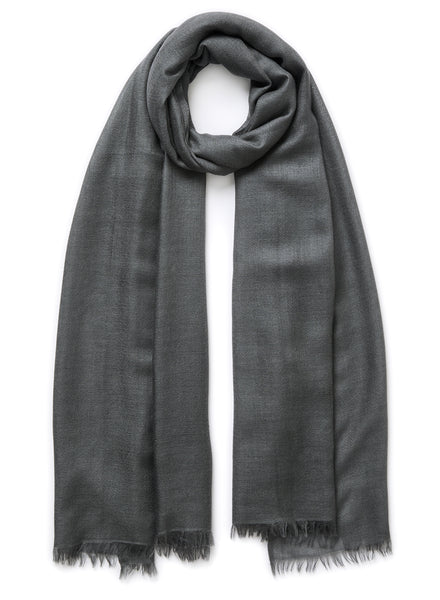 THE LÉGÈRE - Dark grey fine pure cashmere scarf - Tied