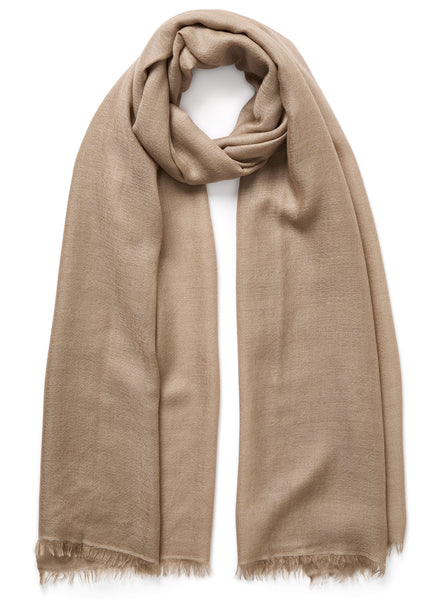 JANECARR 240386-0845 – The Légère Scarf – Cashmere – Col. Taupe - tied