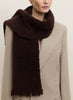THE TEDDY - Burgundy textured wool cashmere scarf - Model