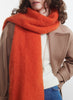 THE TEDDY - Orange textured wool cashmere scarf - Model