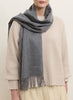 THE ARNO SCARF - Smoke grey pure cashmere fringed scarf - Model 1