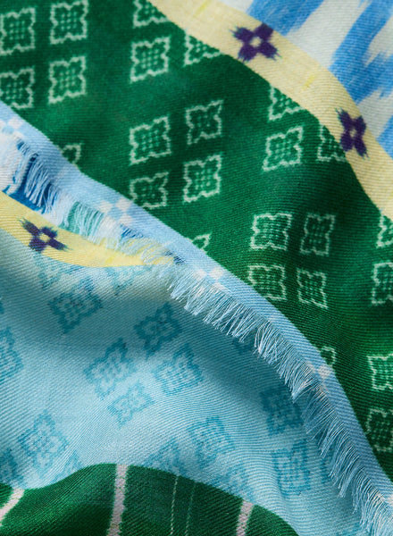 THE POSITANO SQUARE - Green and blue printed modal and cashmere scarf - detail