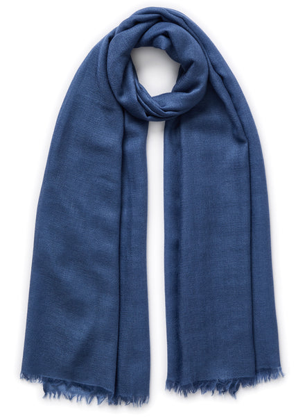 THE LÉGÈRE - Dark blue fine pure cashmere scarf - tied