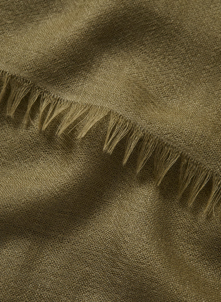 THE LÉGÈRE - Khaki green fine pure cashmere scarf - detail