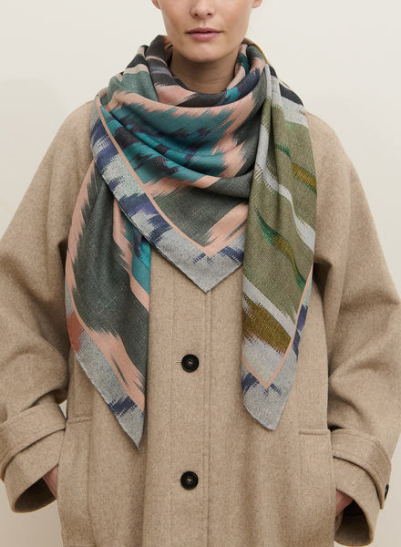 THE IKAT SQUARE - Multicolour printed modal and cashmere scarf - female model