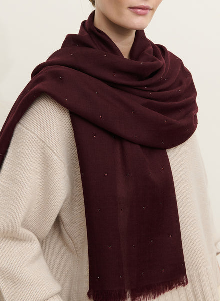 JANECARR - THE CRYSTAL WRAP IN CASHMERE - GARNET - MODEL