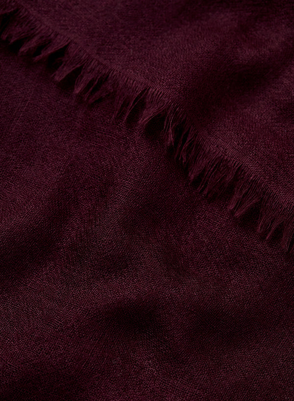 JANECARR - THE LÉGÈRE FINE CASHMERE SCARF - RAISIN - DETAIL