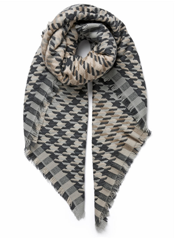 JANECARR 260319-6147 – The Houndstooth Square – Wool – Cashmere – Col. Dust - Tied