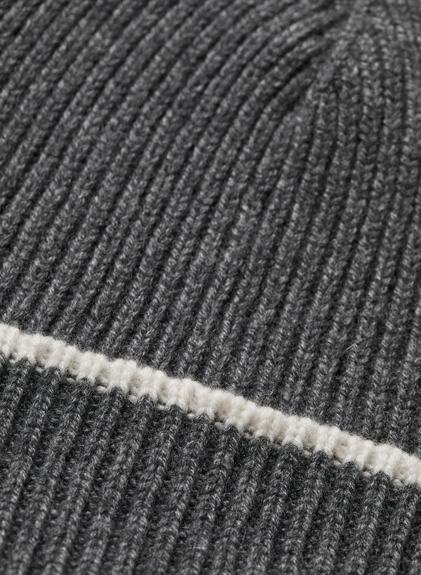 JANECARR 260371-0862 – Beanie – Cashmere – Col. Grey - White - Detail