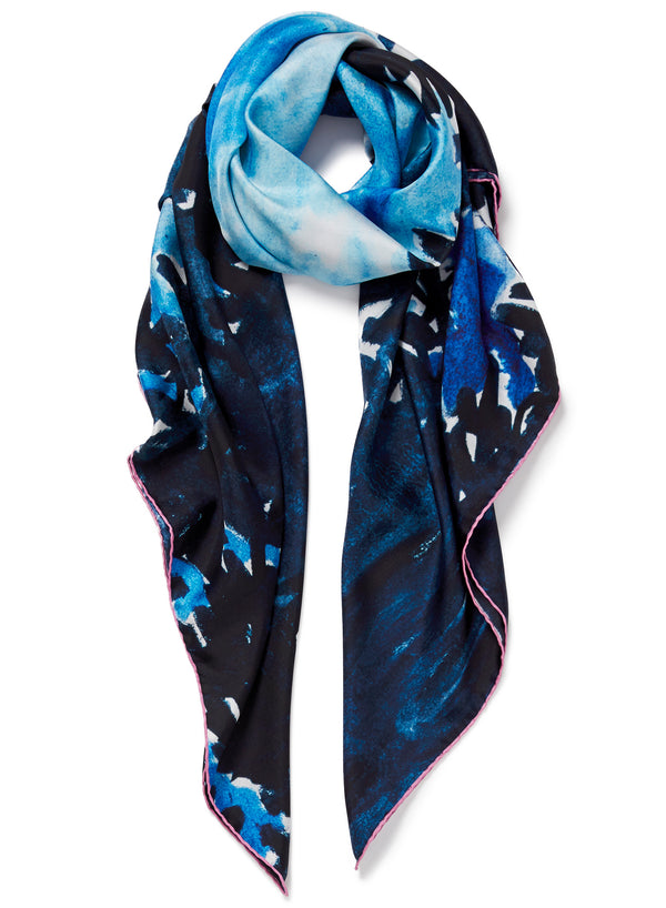 JANECARR X ZHANG ENLI BLUE TREE SQUARE - Printed silk twill scarf - tied