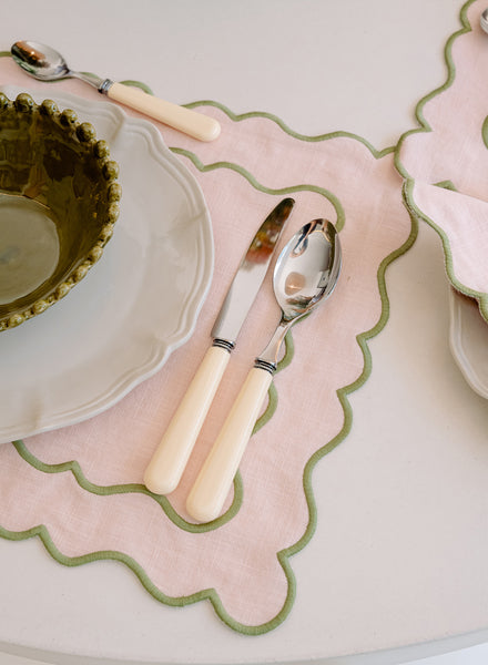 MARIAIDA - Set of Four Ondulado Light Pink Linen Placemats - Lifestyle 