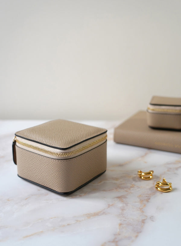 SMYTHSON - Trinket Case - Crossgrain Leather - Medium - Sandstone - Lifestyle 