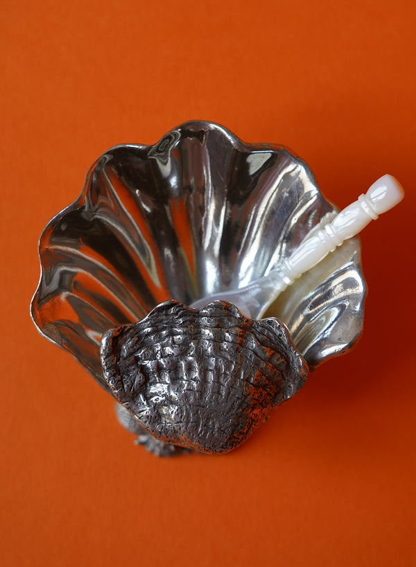 Vintage Handmade Silver-Plated Oyster Salt Cellar - Thomas Goode - Lifestyle
