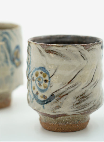 TROY TOWN -  Set of Two Tea Cups (Yunomi) with Hakeme Glaze - Detail 1