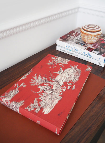 BESPOKE TOILE DE JOUY COTTON PHOTO ALBUM - Pastorale Red - 1