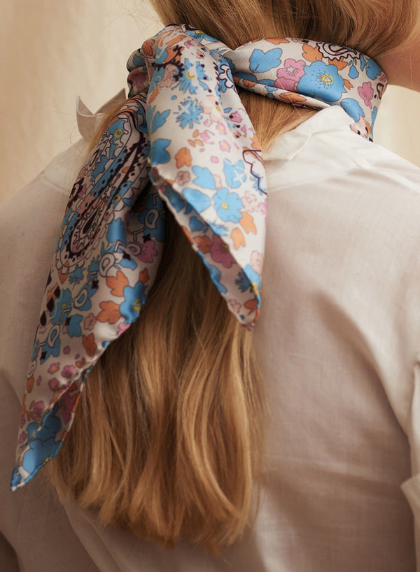 JANE CARR The Pixie Petit Foulard in Macaroon, silk twill printed scarf – Model