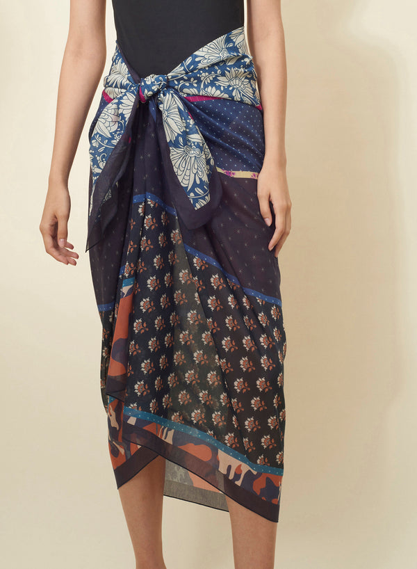 JANE CARR The Puzzle Pareo in Navy, dark blue multicolour printed cotton and silk-blend pareo – model 1